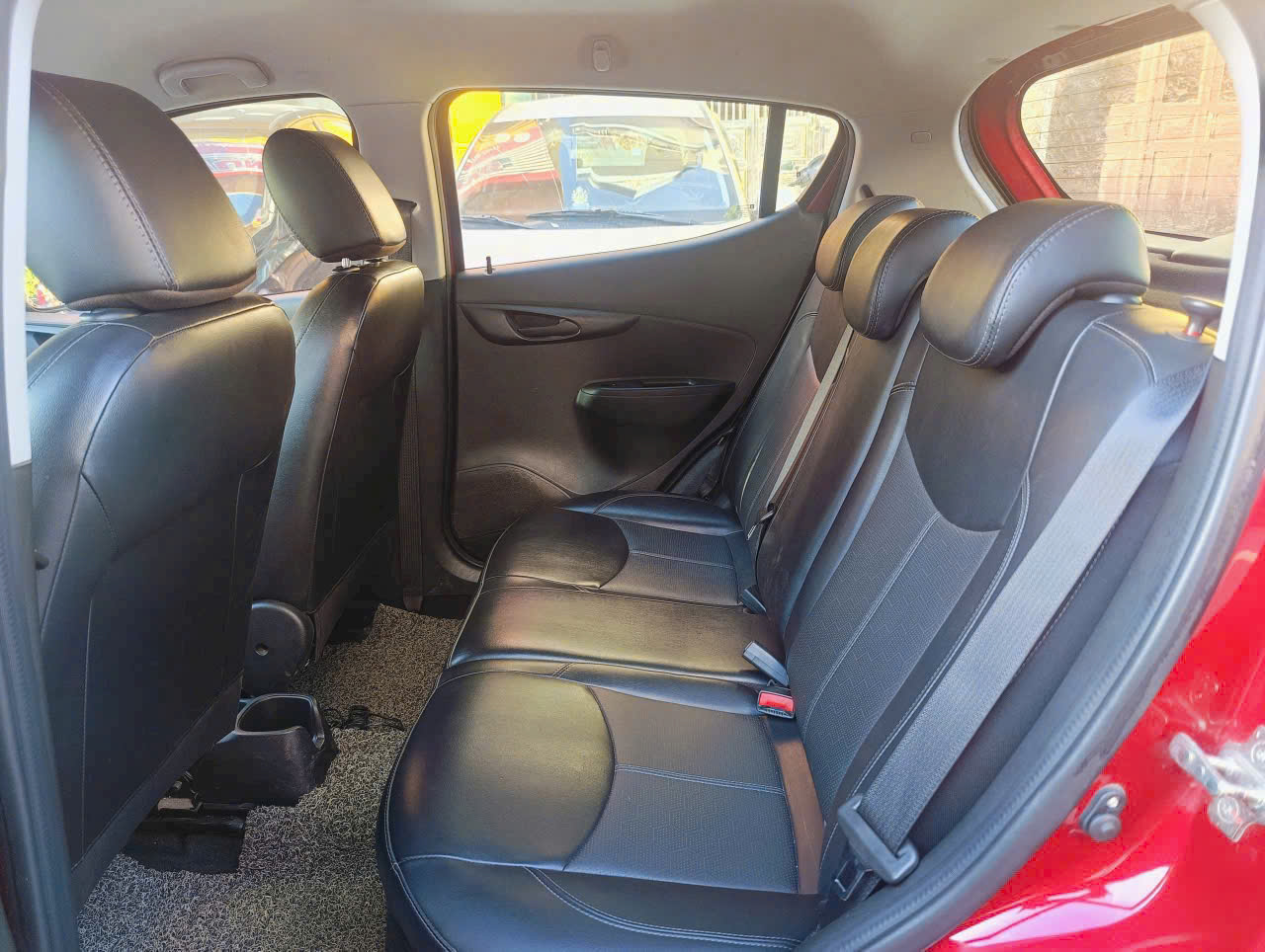 z7099449851363_4ed6ed1a985377b31d3fccbbd9d21d7c